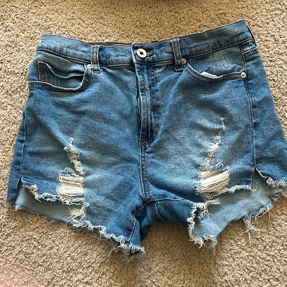 Kendall and Kylie jean shorts 7/28